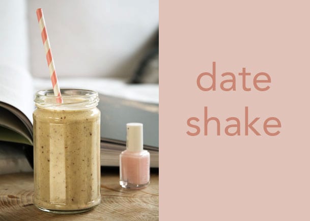 date-shake_-opskrift-paa-hjemmelavet-dadel-milkshake