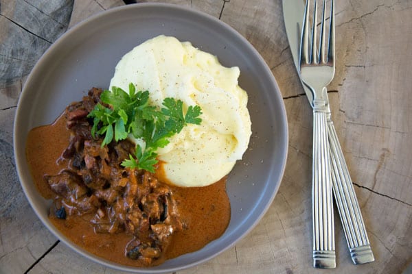 bøf stroganoff og kartoffelmos