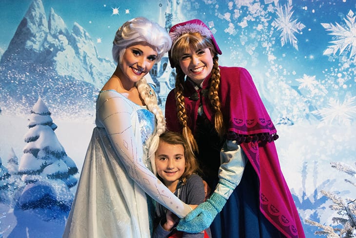 Elsa-anna-frozen-disney