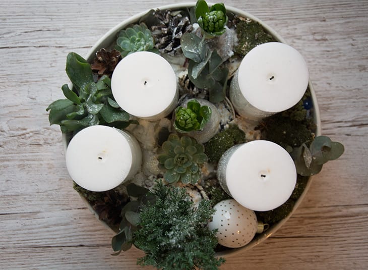 Hvid adventsdekoration nem og smuk hjemmelavet dekoration Seng bygget på kommoder