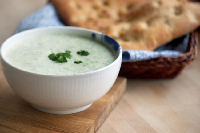 indisk-agurke-mynte-sauce