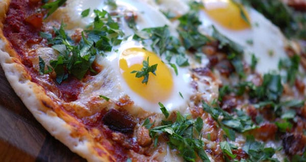 English Breakfast Brunch Pizza