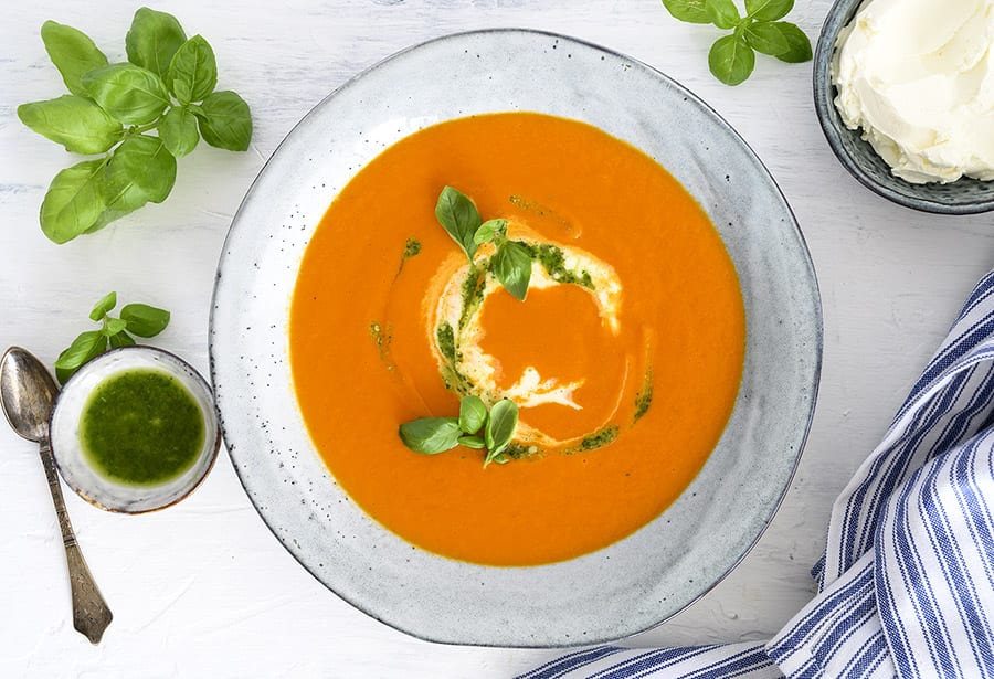 Cremet tomatsuppe med mascarpone - opskrift på tomat suppe