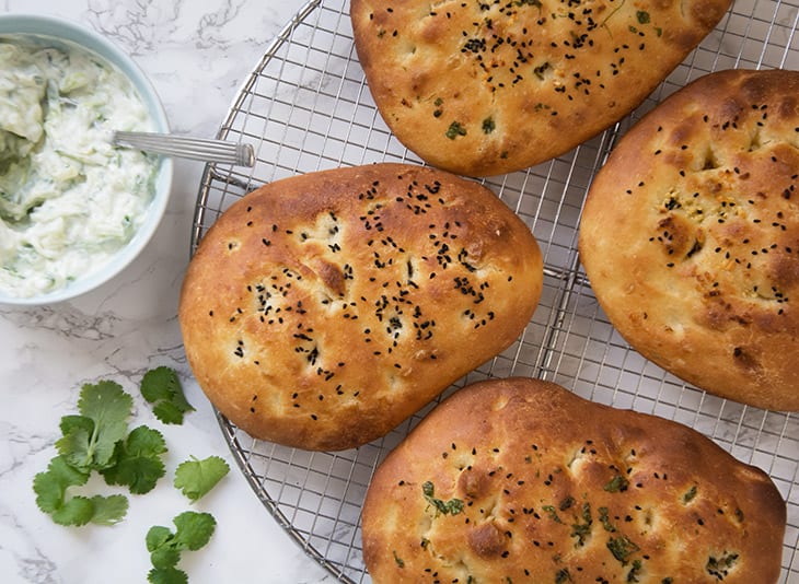 Naanbrød og Agurke-Mynte Sauce