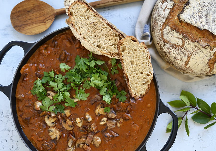 Bøf Stroganoff med fløjlsblød - Få opskrift her