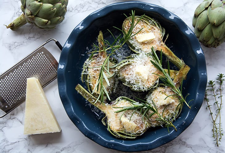 Gratinerede artiskokker med parmesan og rosmarin