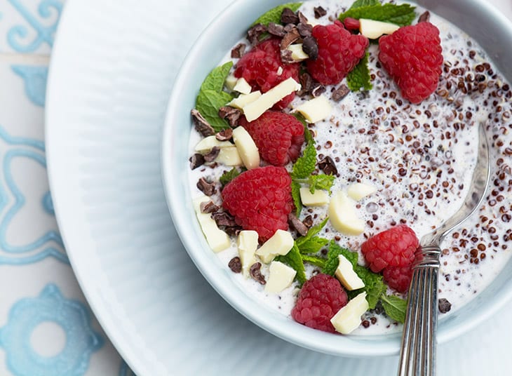 Quinoa morgengrød med mynte og hindbær