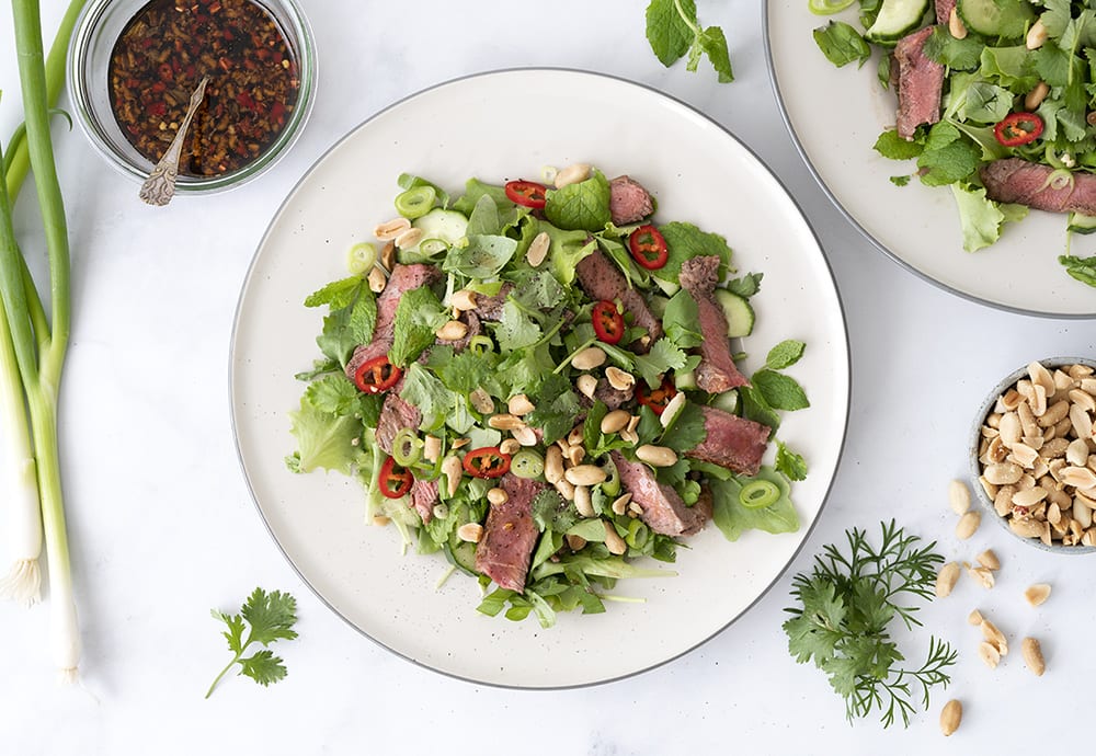 Thai Beef Salad - opskrift på en og thai inspireret salat