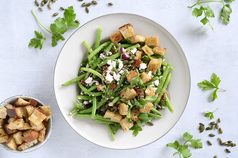 Bønnesalat med og feta - få virkelig lækker opskrift her