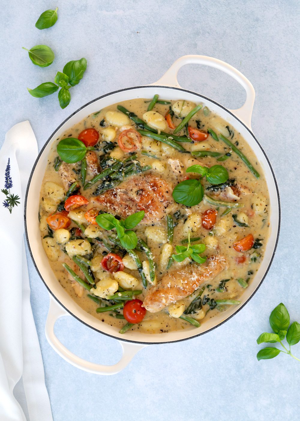 kylling i parmesan og hvidløgssauce
