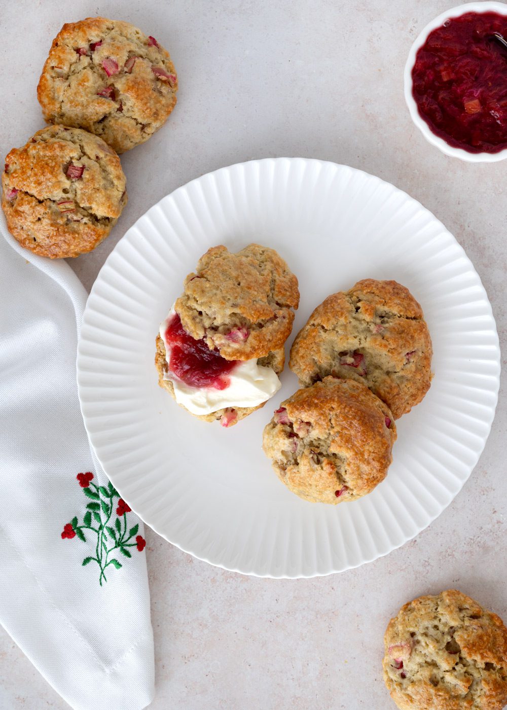 rabarber scones