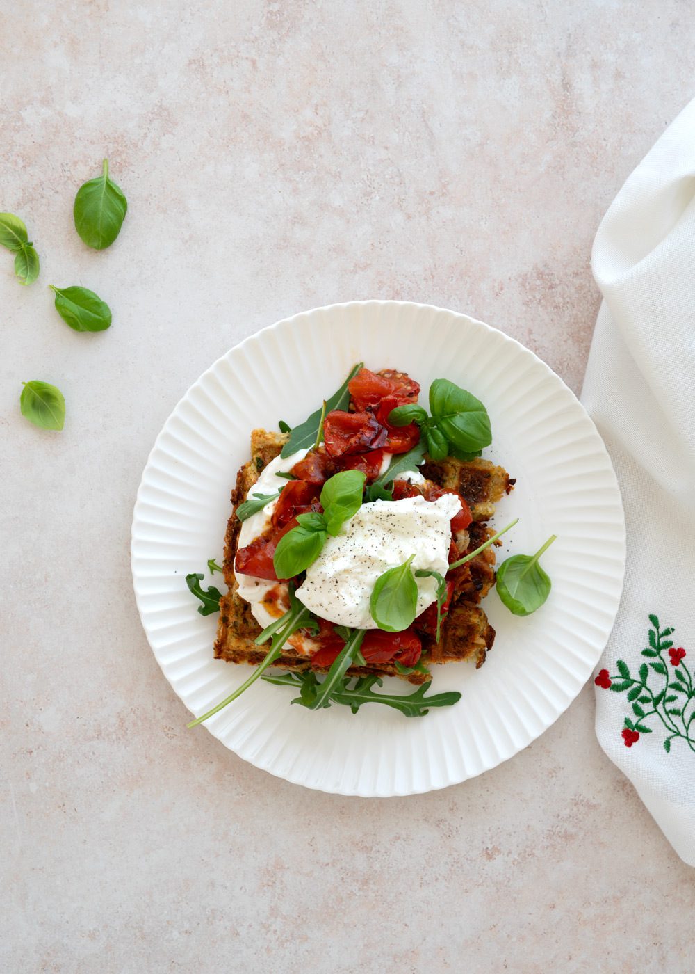 Kikærtevafler med bagte tomater og burrata