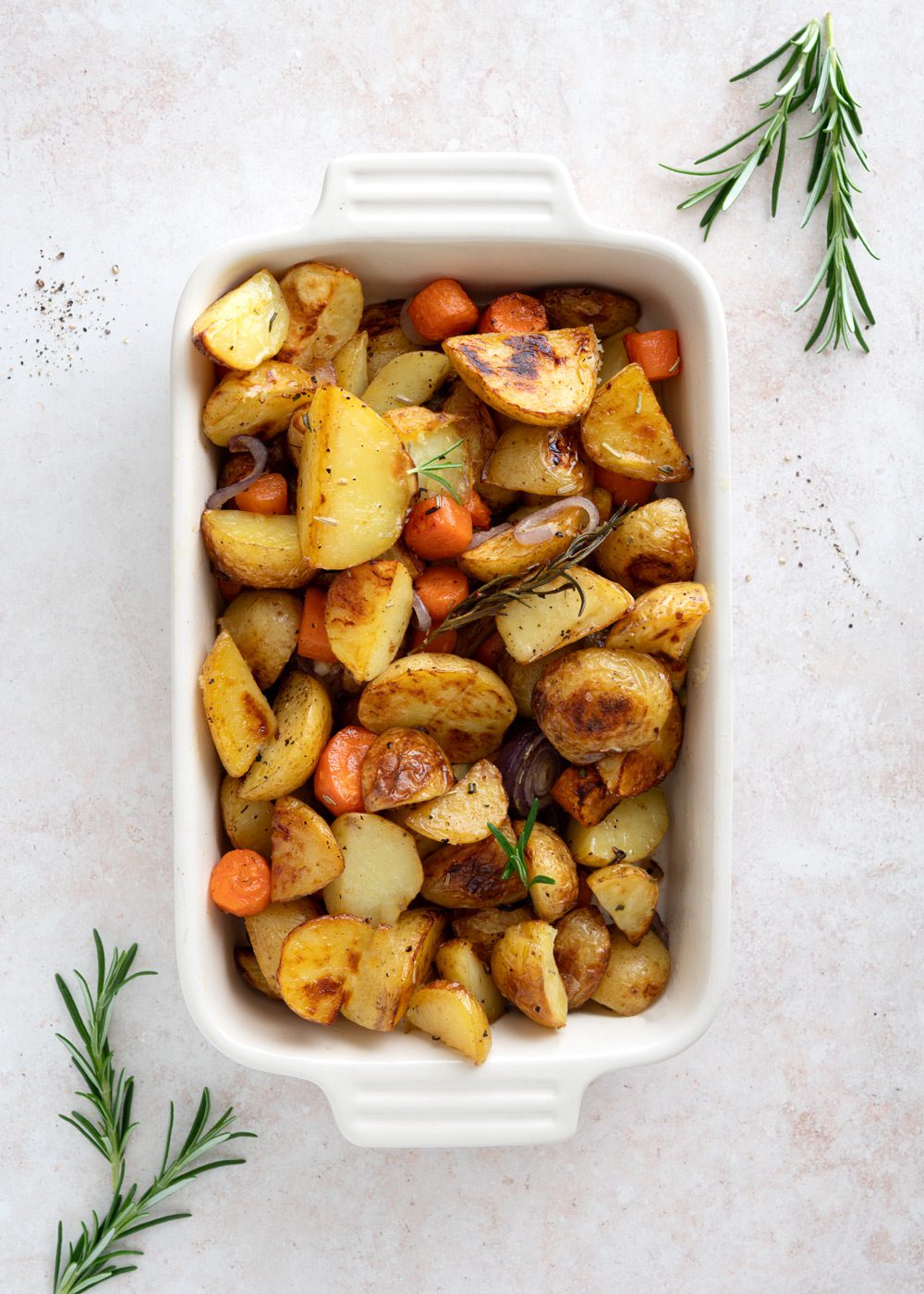 Rosmarinkartofler med gulerødder