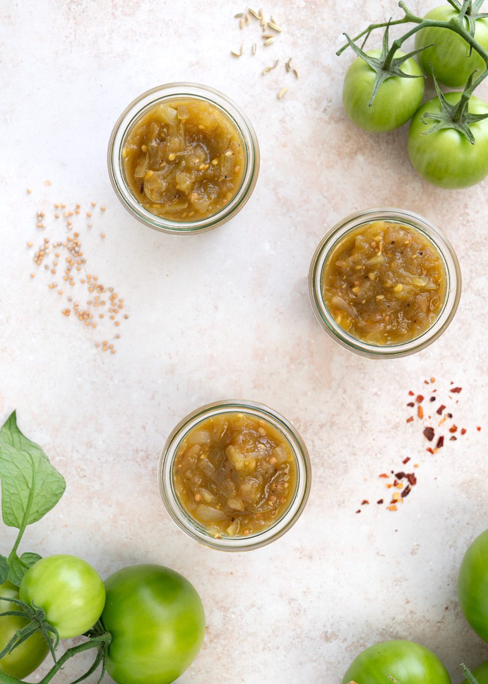 Grøn tomatpickles med løg