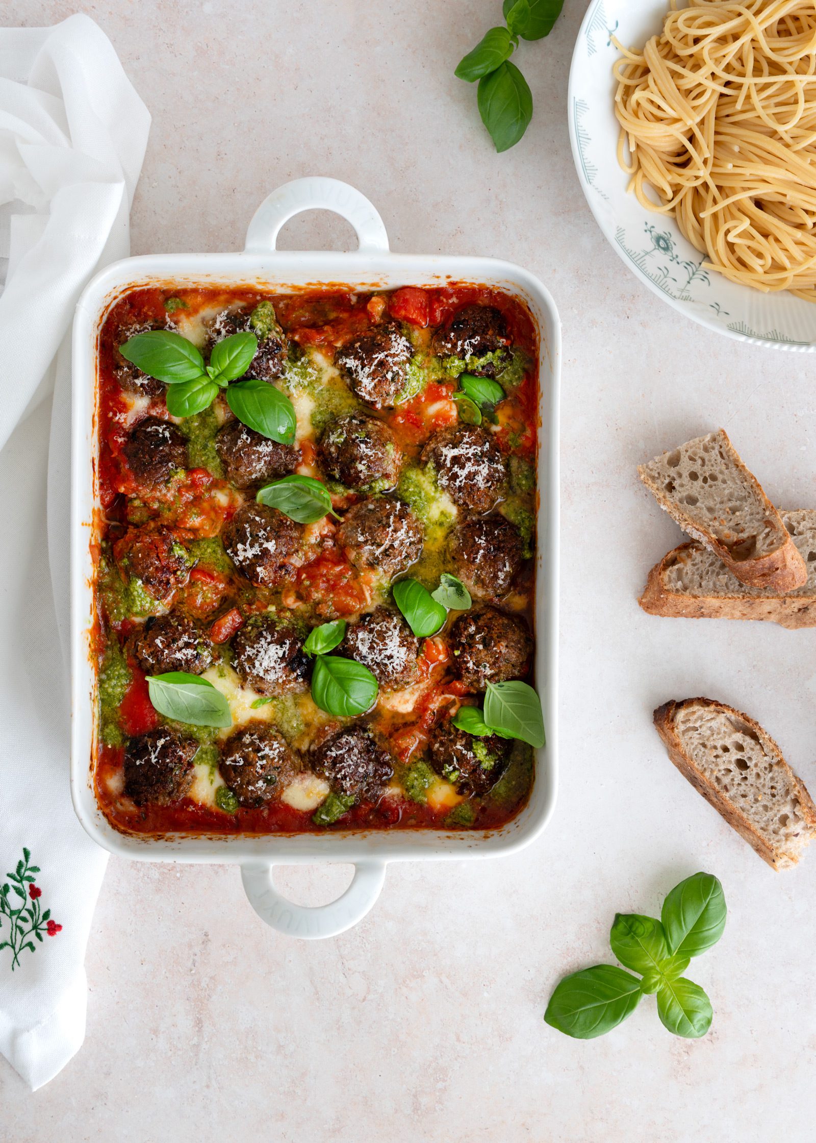 italienske kødboller tomatsauce i ovn