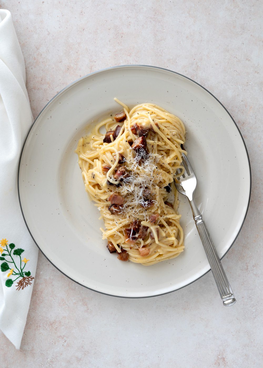 italiensk pasta carbonara