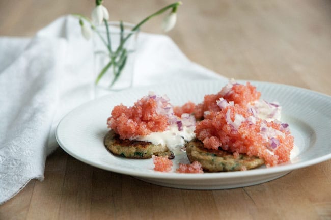 Stenbiderrogn på spinatblinis