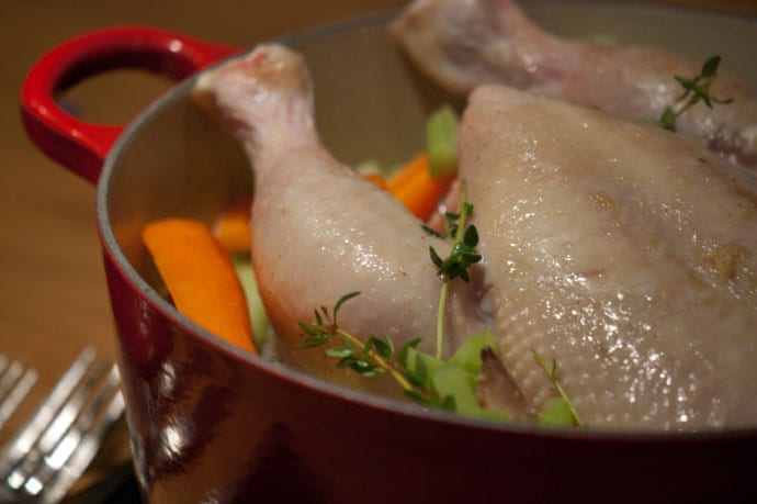 Grydestegt kylling og hjemmelavet kyllingefond – bouillion