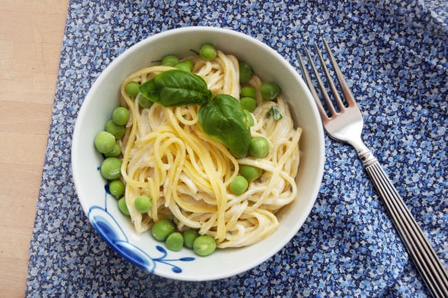 Pasta med ærter og citron